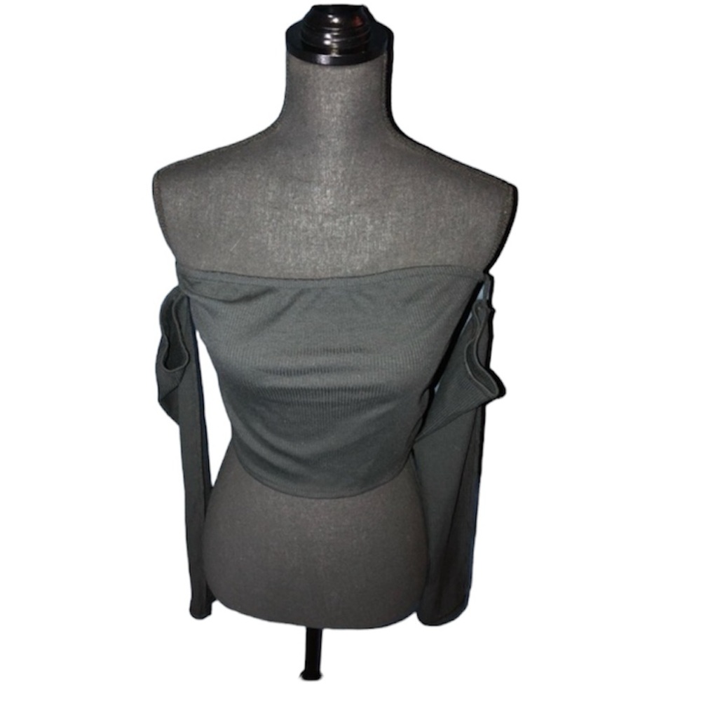 “7DAY ☁️ WKND” Women’s Off The Shoulder Crop Top with Sleeveless Sleeves Size L